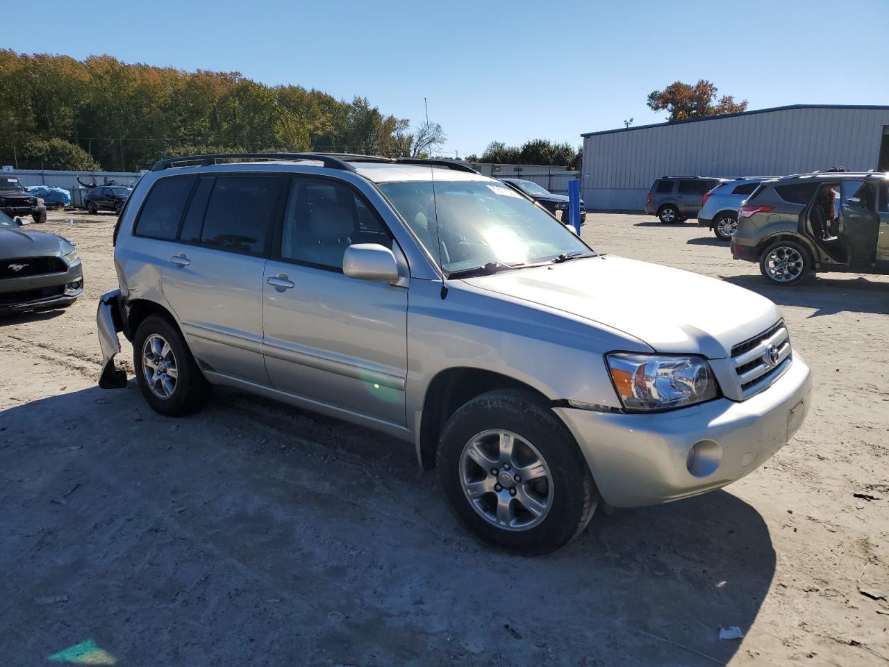 2005 TOYOTA HIGHLANDER