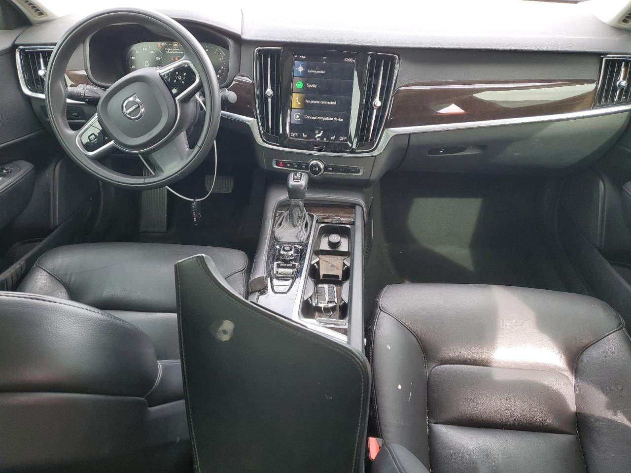 2019 VOLVO S90