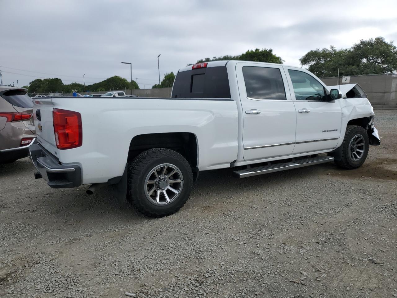 2017 CHEVROLET Silverado