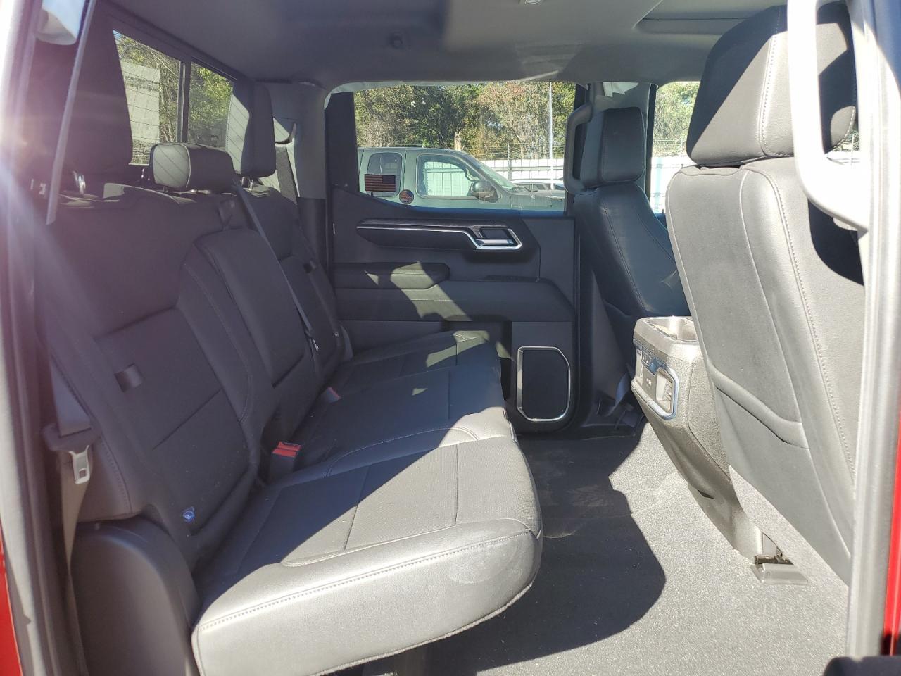 2025 CHEVROLET Silverado