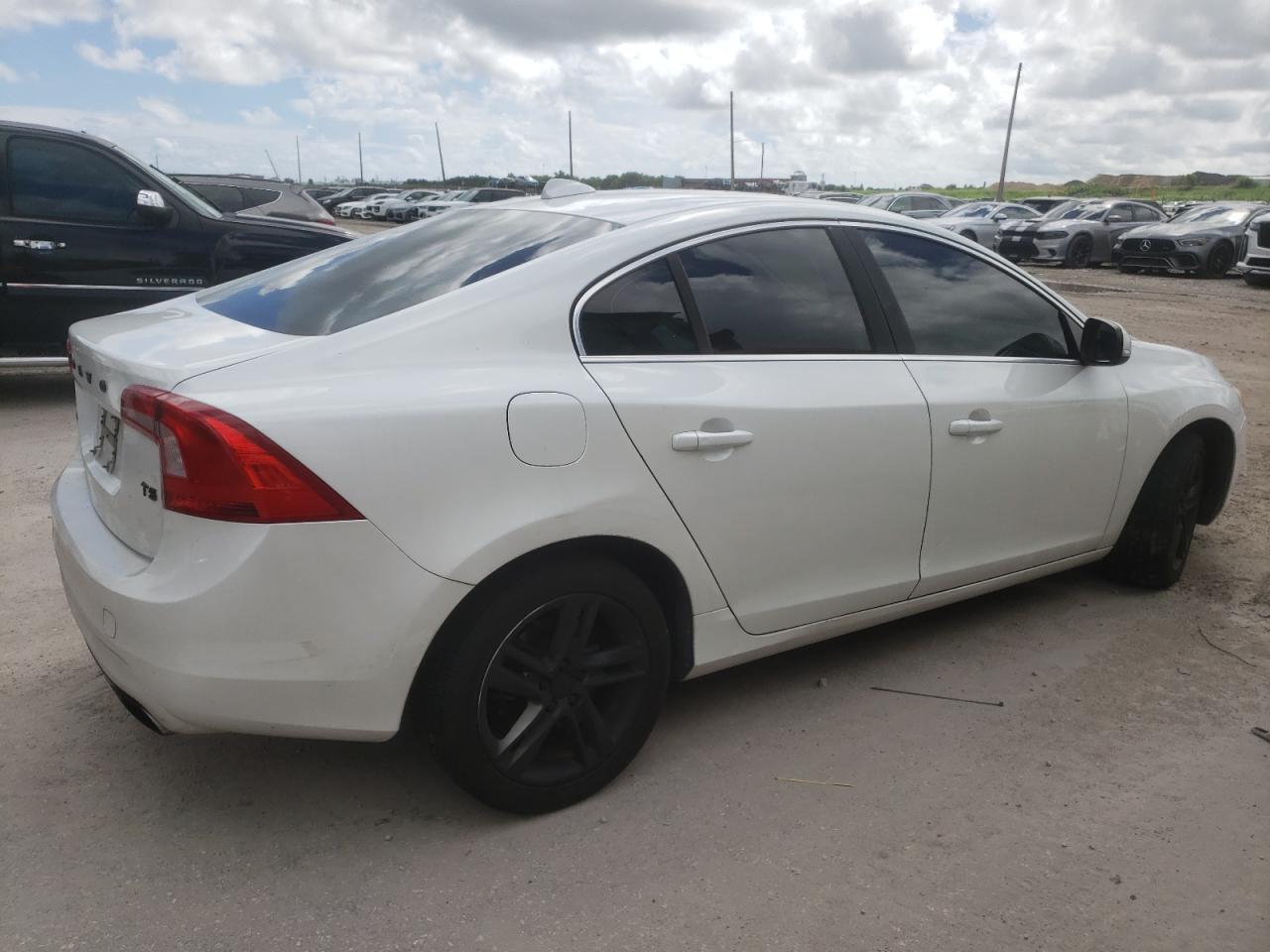 2014 VOLVO S60