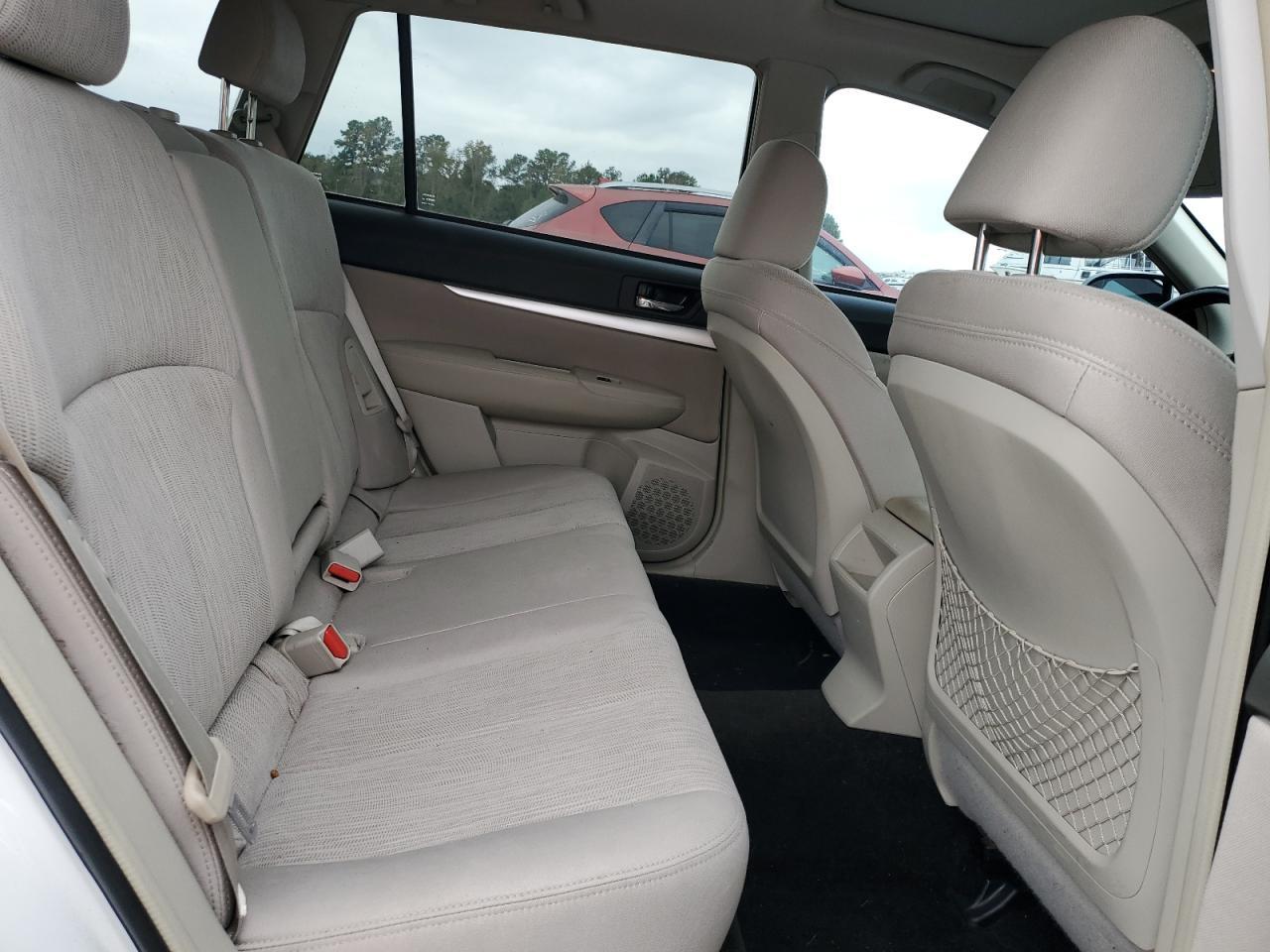 2013 SUBARU Outback