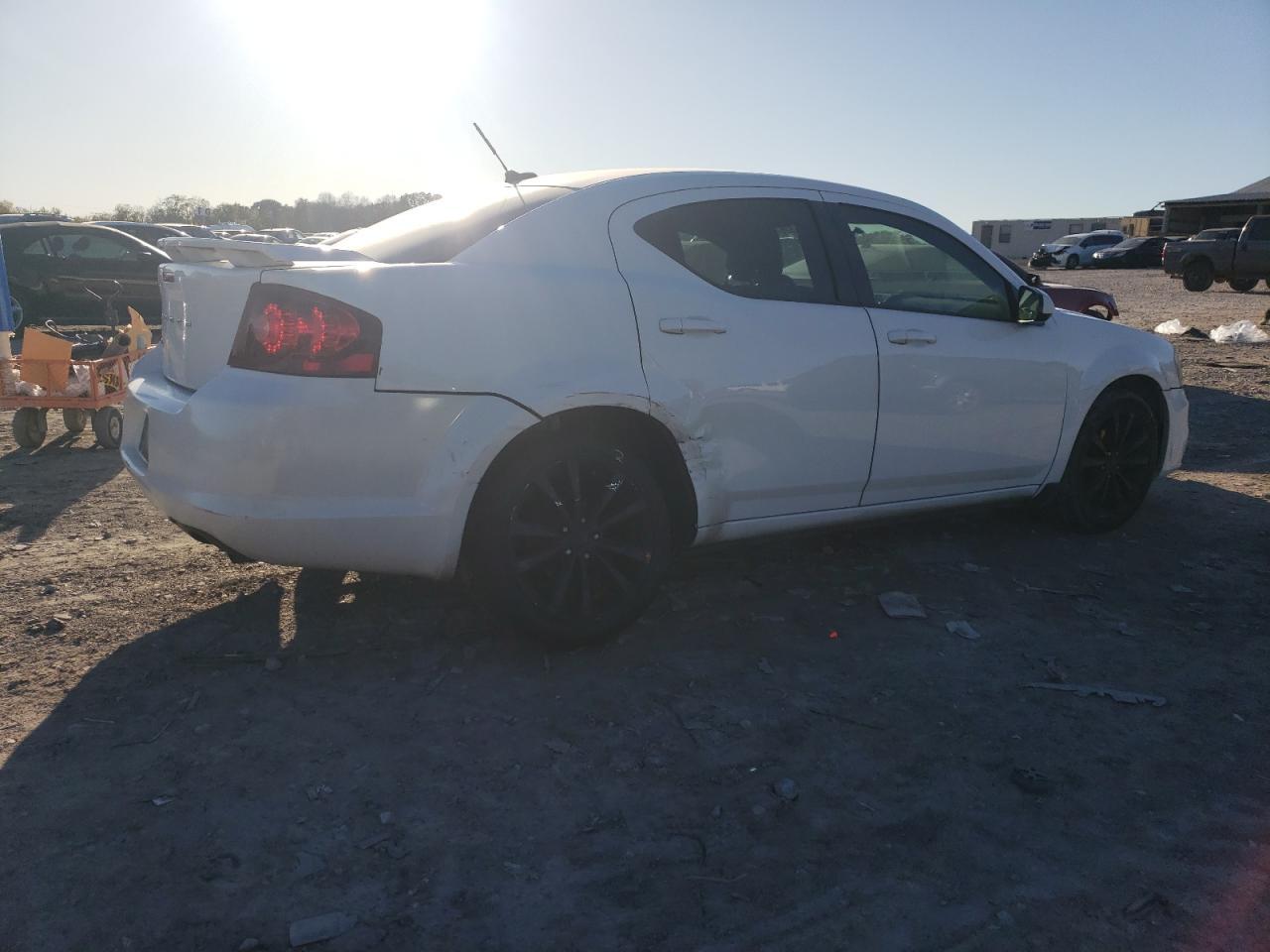 2013 DODGE Avenger