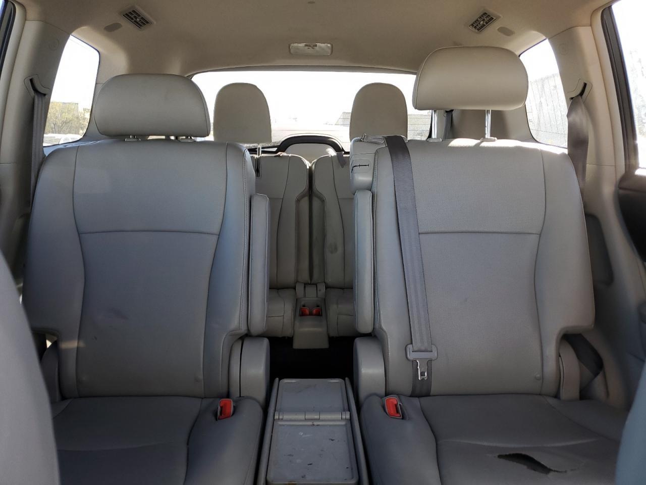 2011 TOYOTA HIGHLANDER