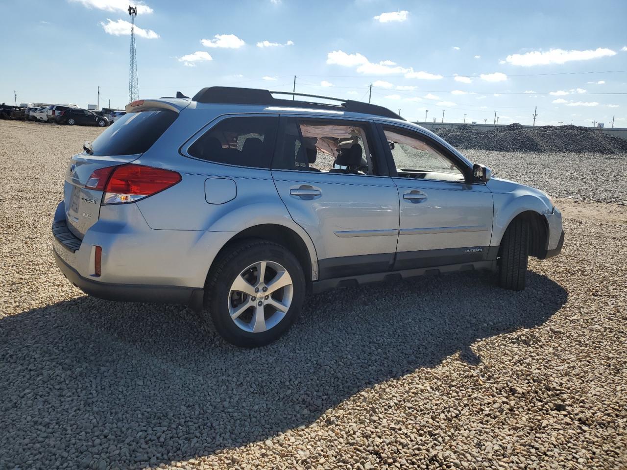 2013 SUBARU Outback