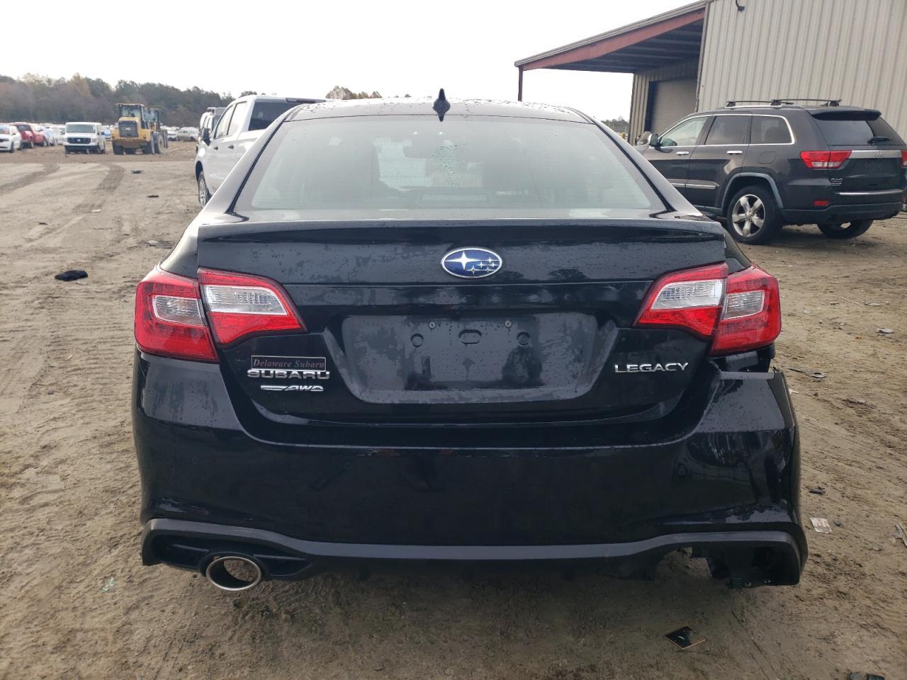 2018 SUBARU Legacy