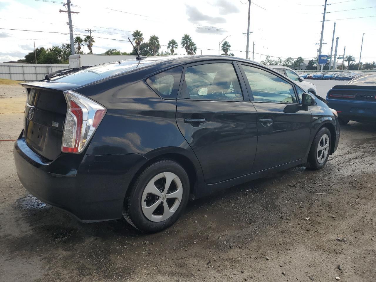 2013 TOYOTA PRIUS