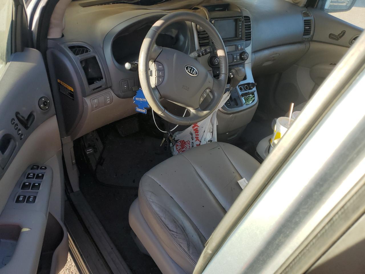 2009 KIA SEDONA