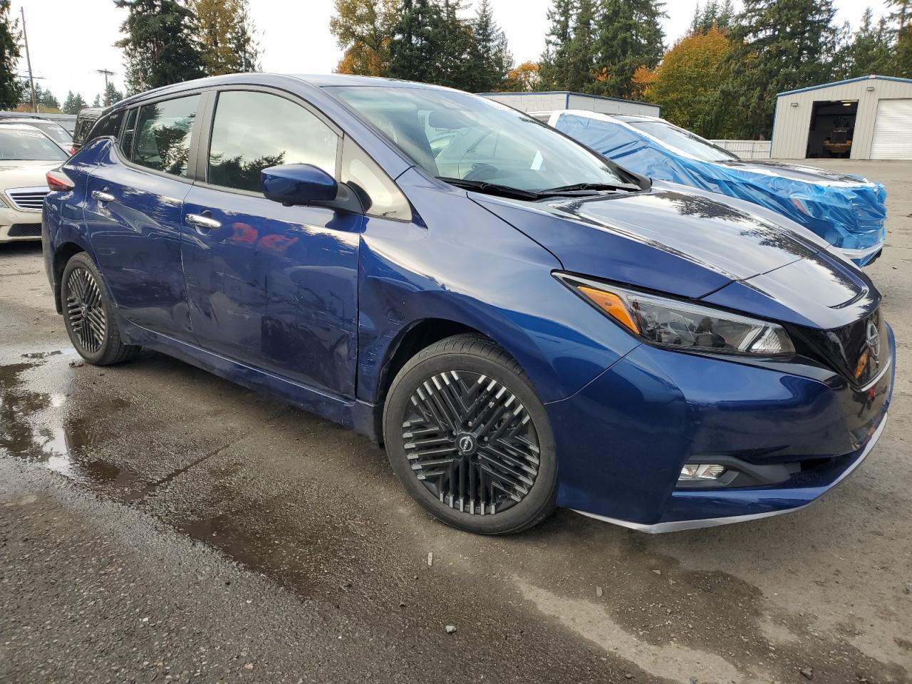 2024 NISSAN LEAF