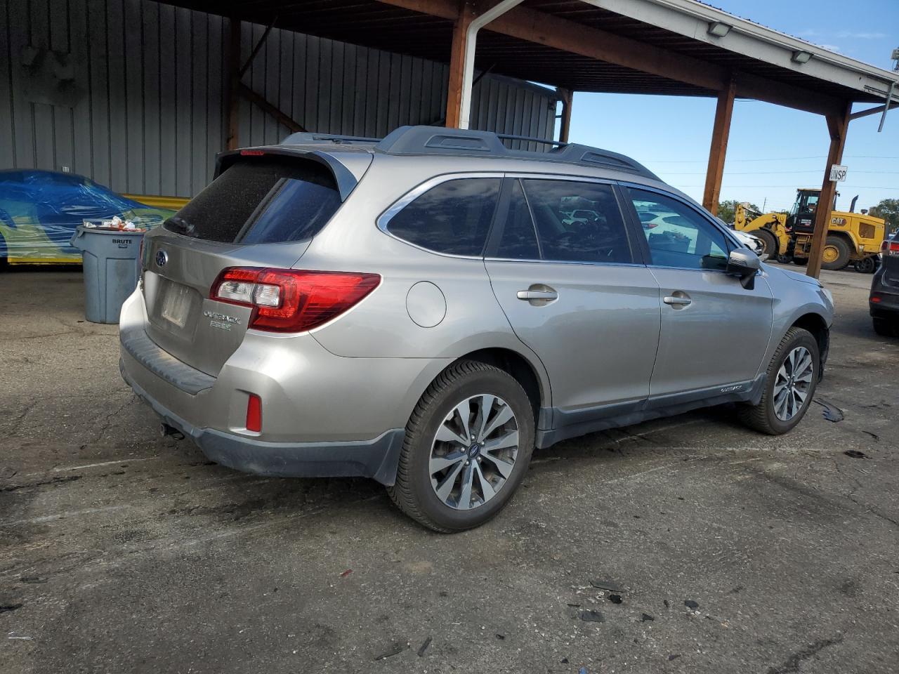 2015 SUBARU Outback