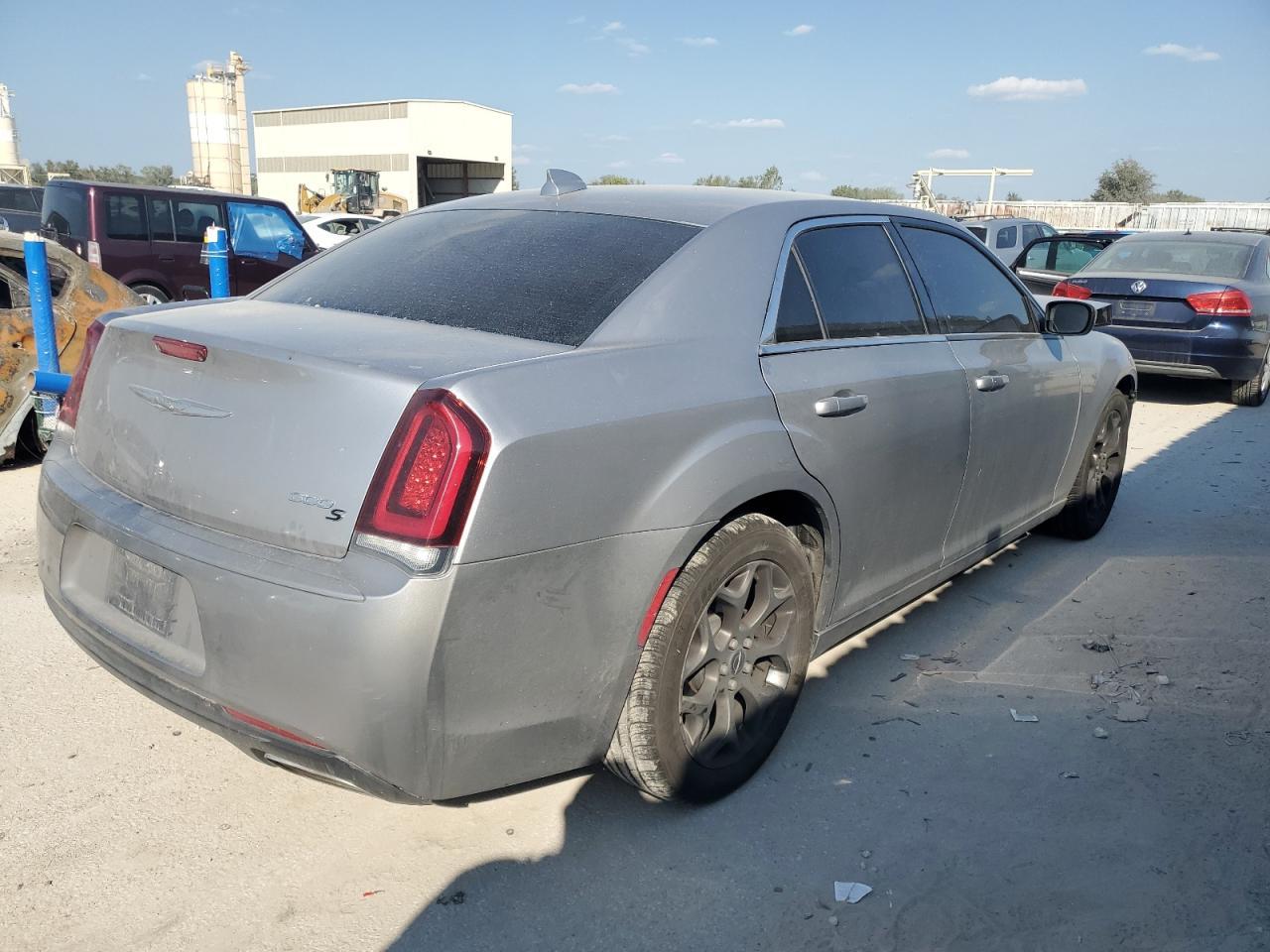 2016 CHRYSLER 300
