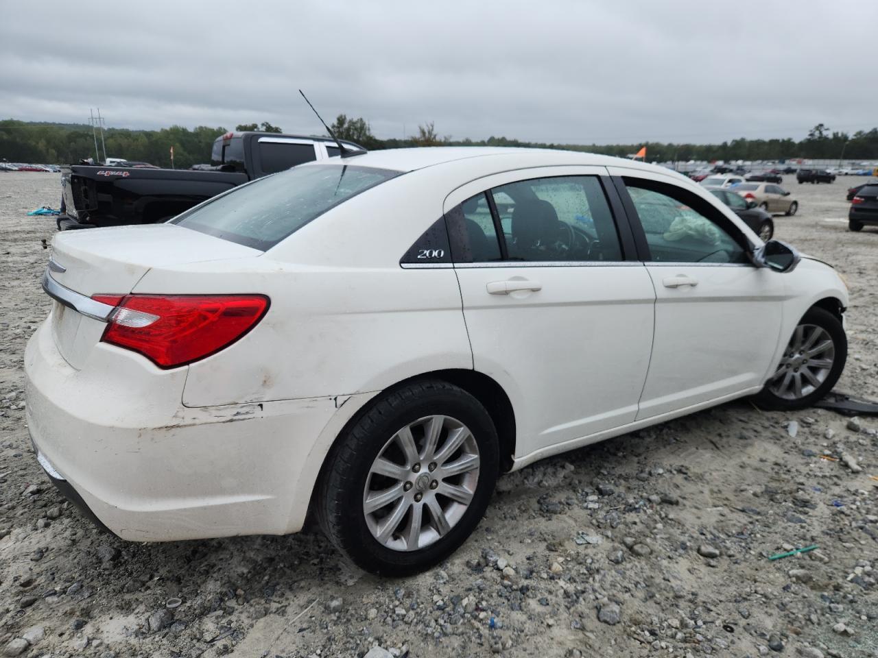 2011 CHRYSLER 200
