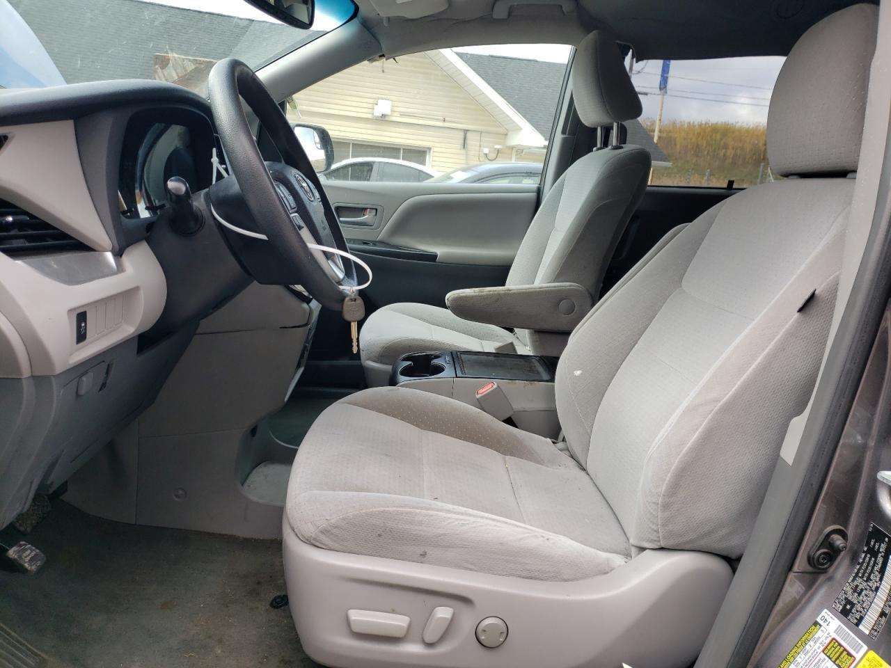 2015 TOYOTA SIENNA