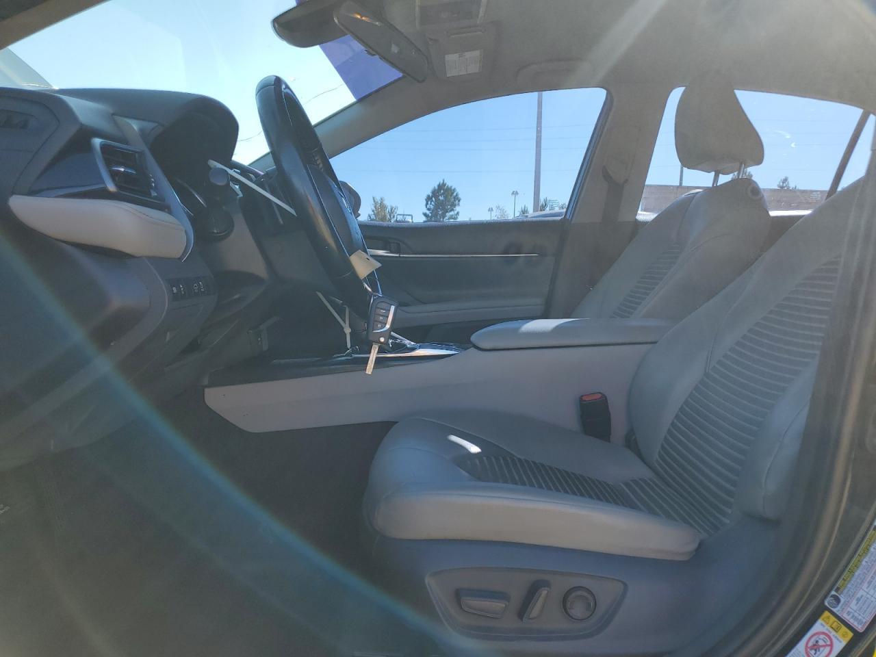 2019 TOYOTA CAMRY