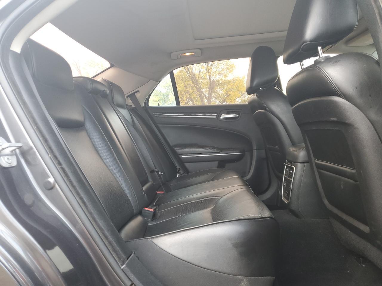 2019 CHRYSLER 300
