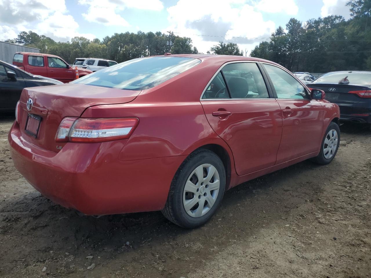 2011 TOYOTA CAMRY