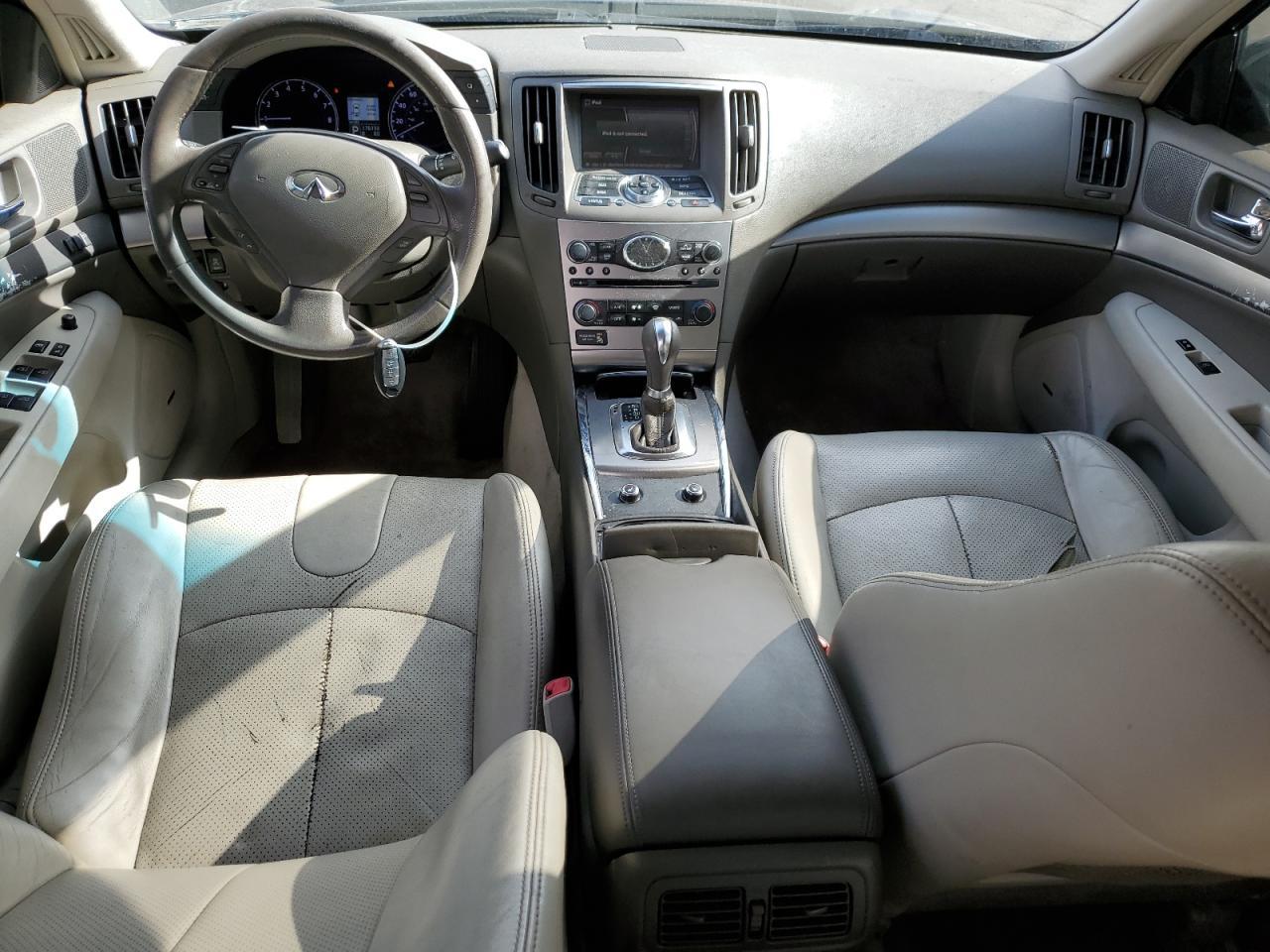 2011 INFINITI G37