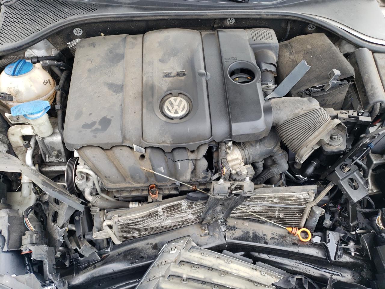 2012 VOLKSWAGEN Passat