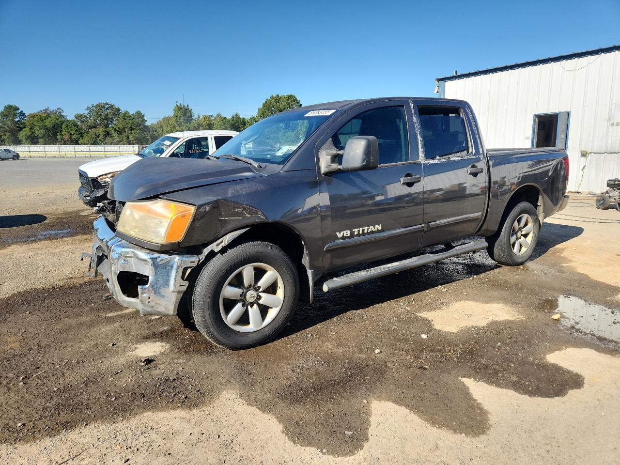 2011 NISSAN Titan
