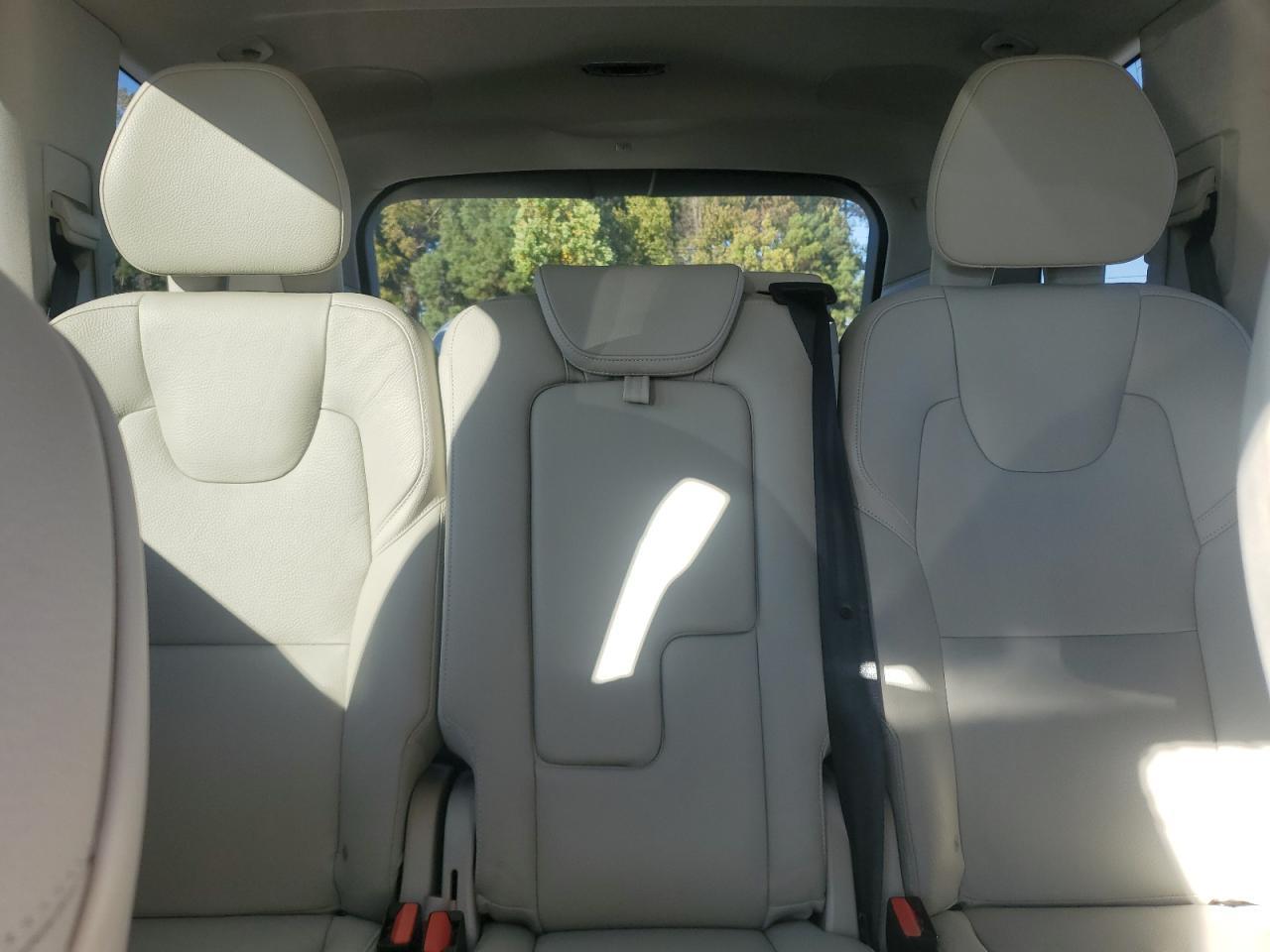 2016 VOLVO XC90