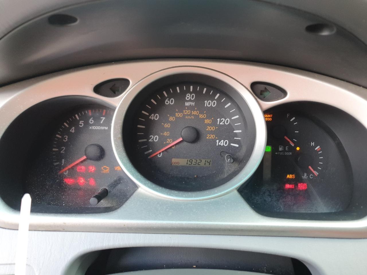 2004 TOYOTA HIGHLANDER