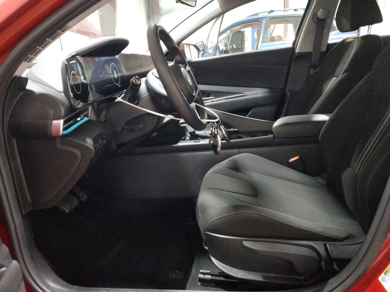 2024 HYUNDAI ELANTRA