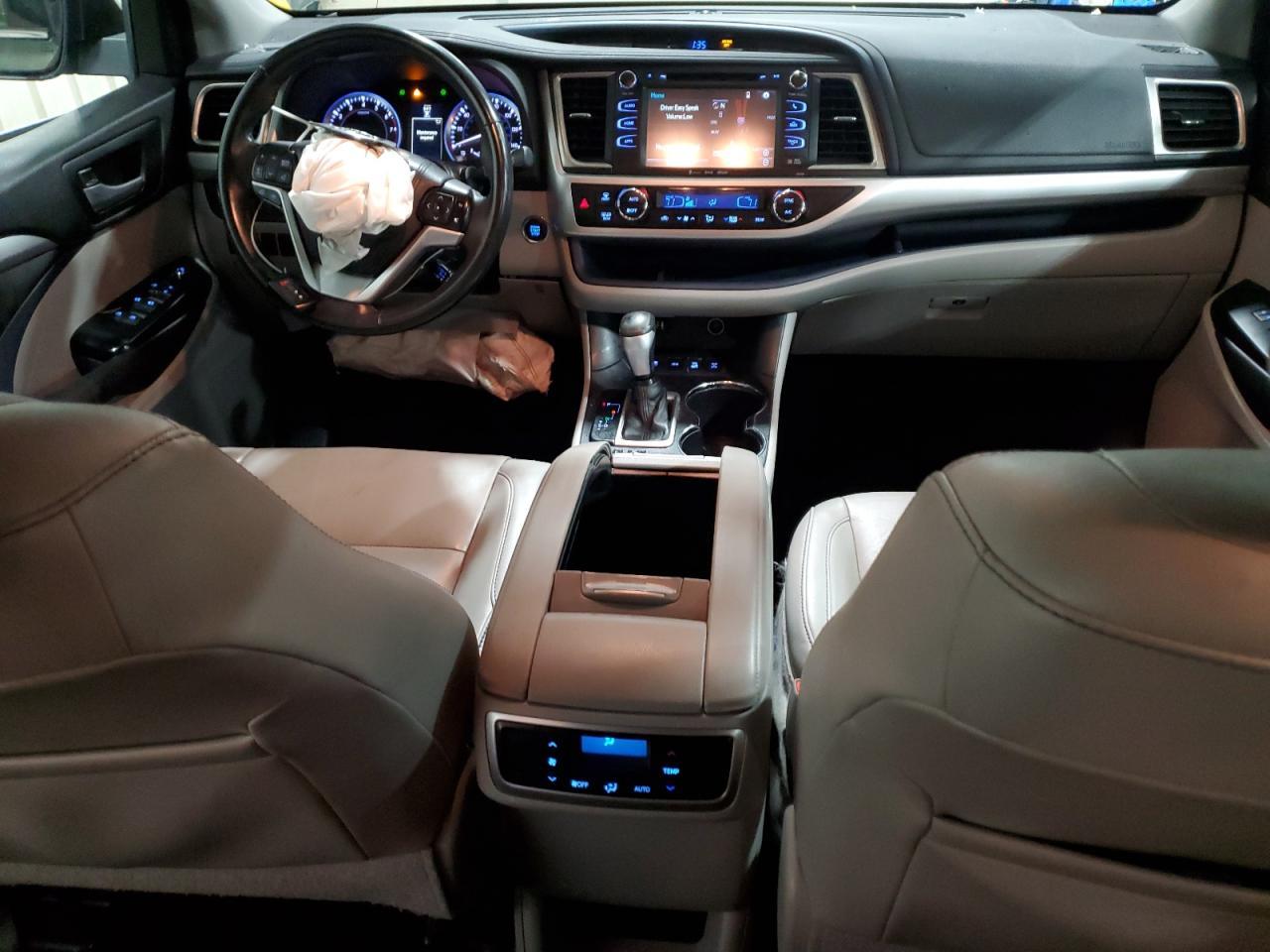2016 TOYOTA HIGHLANDER