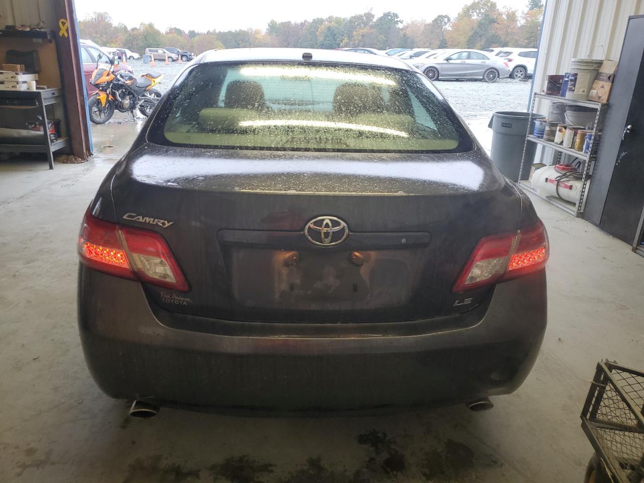 2011 TOYOTA CAMRY