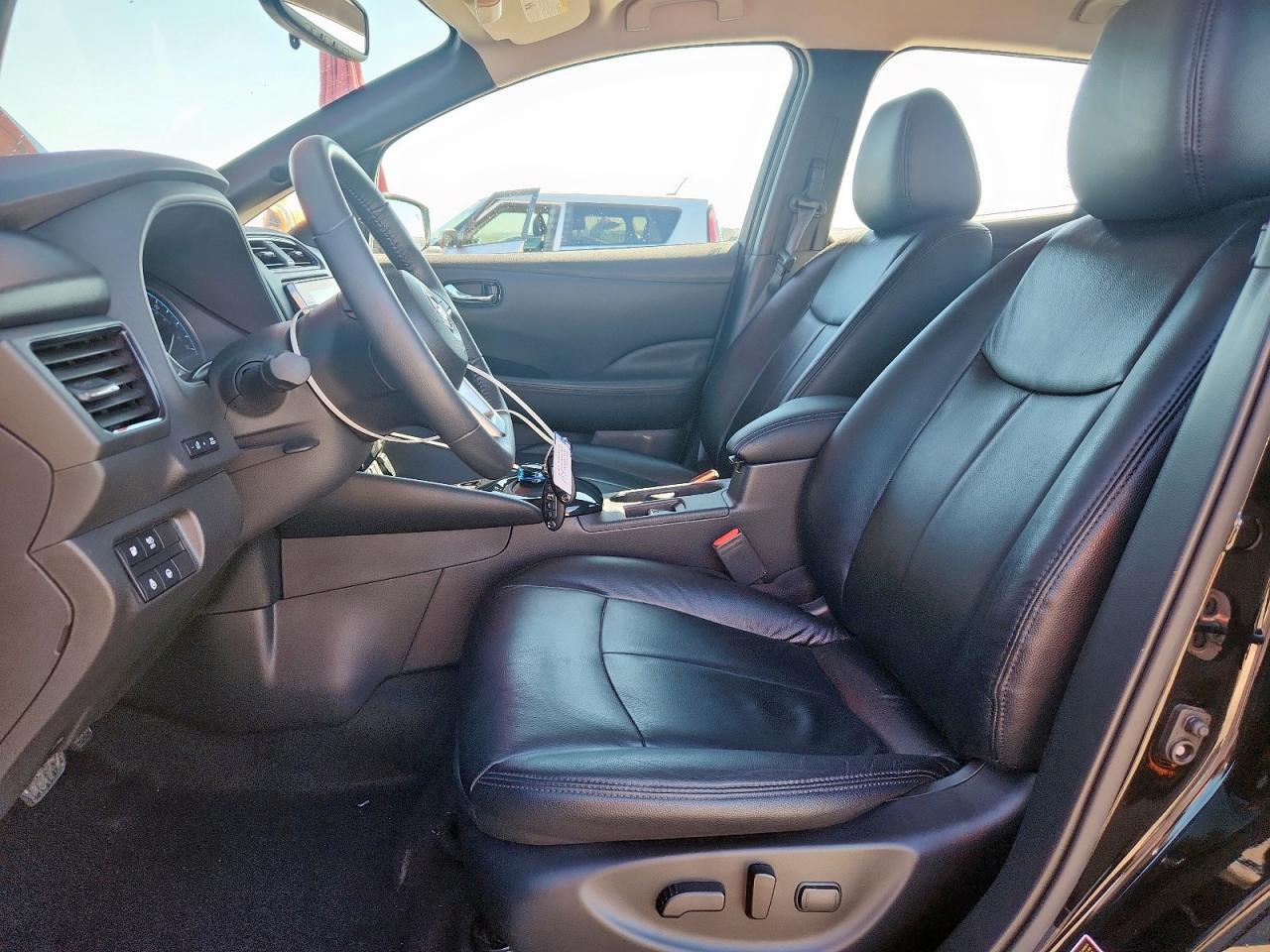 2021 NISSAN LEAF