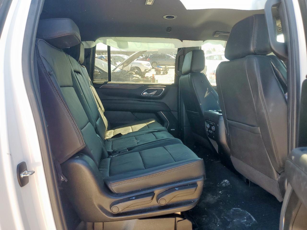 2024 CHEVROLET Suburban