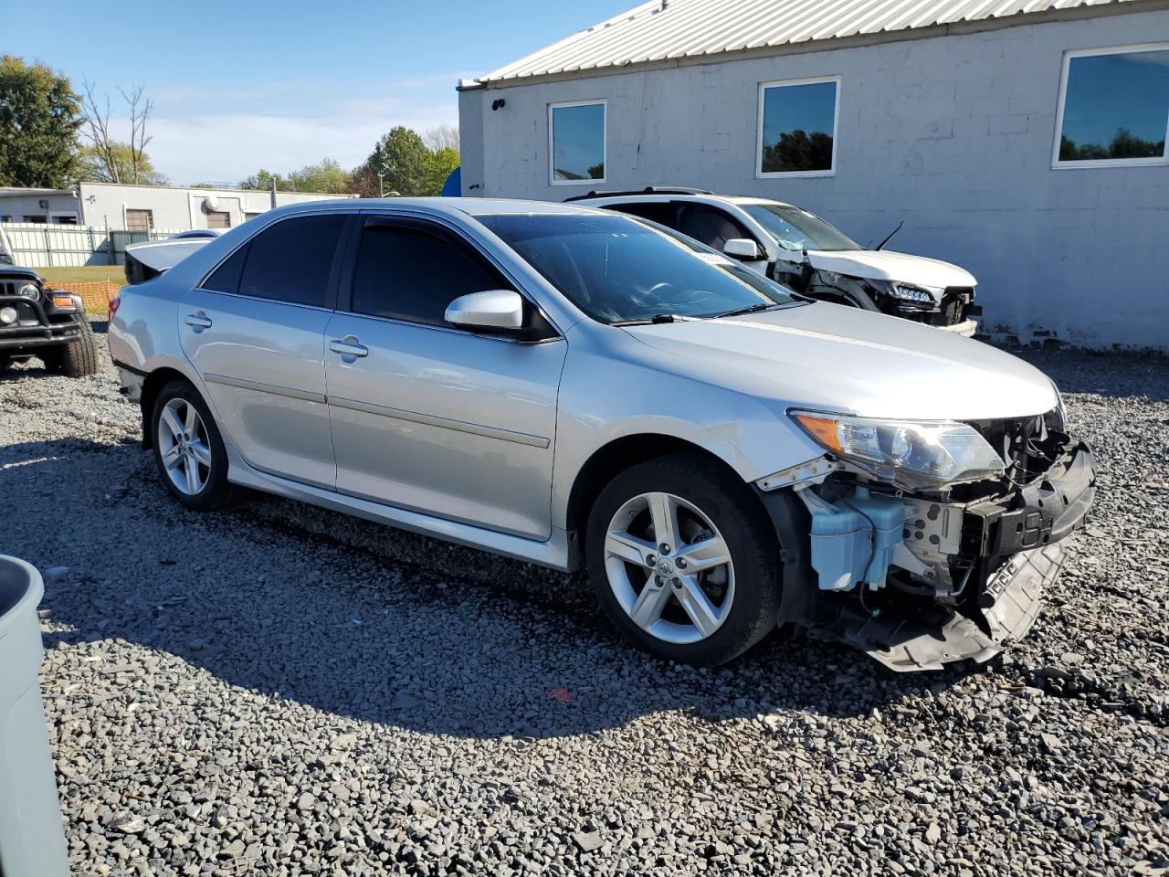2014 TOYOTA CAMRY