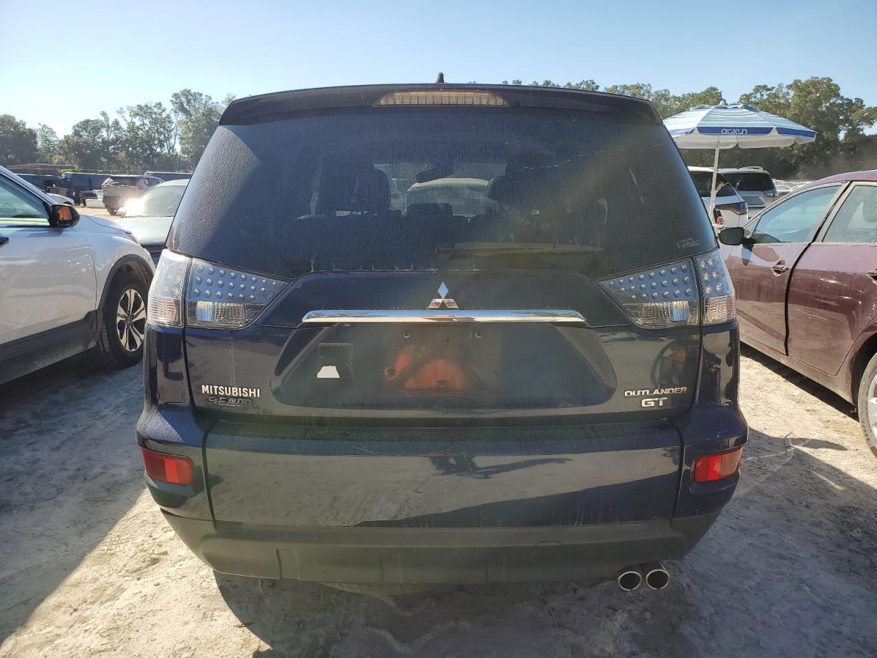 2011 MITSUBISHI outlander