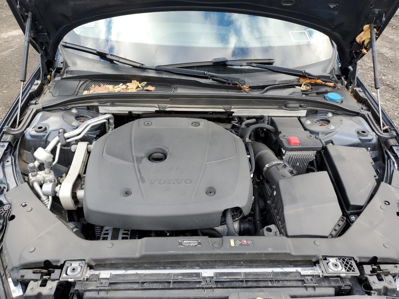 2021 VOLVO S60