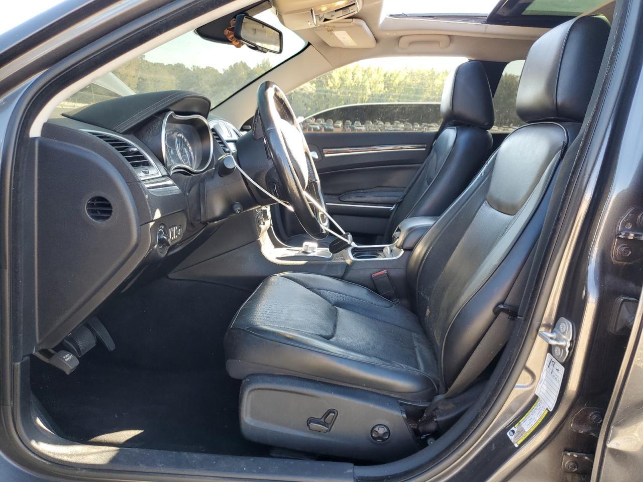 2019 CHRYSLER 300