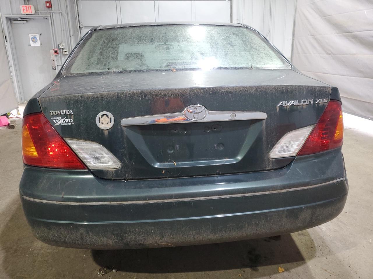 2002 TOYOTA Avalon