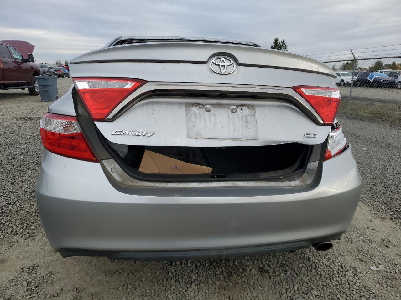 2016 TOYOTA CAMRY