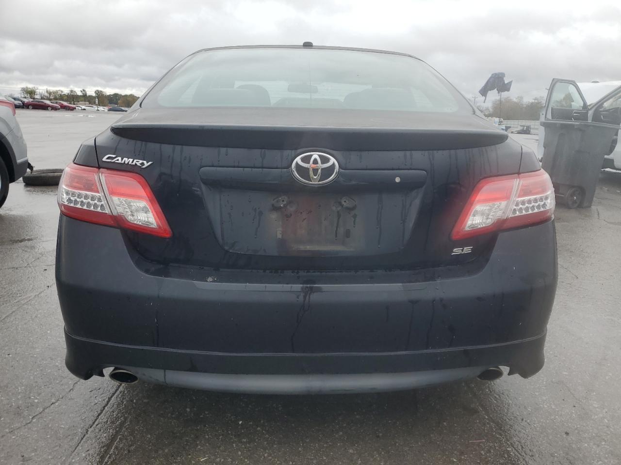 2011 TOYOTA CAMRY