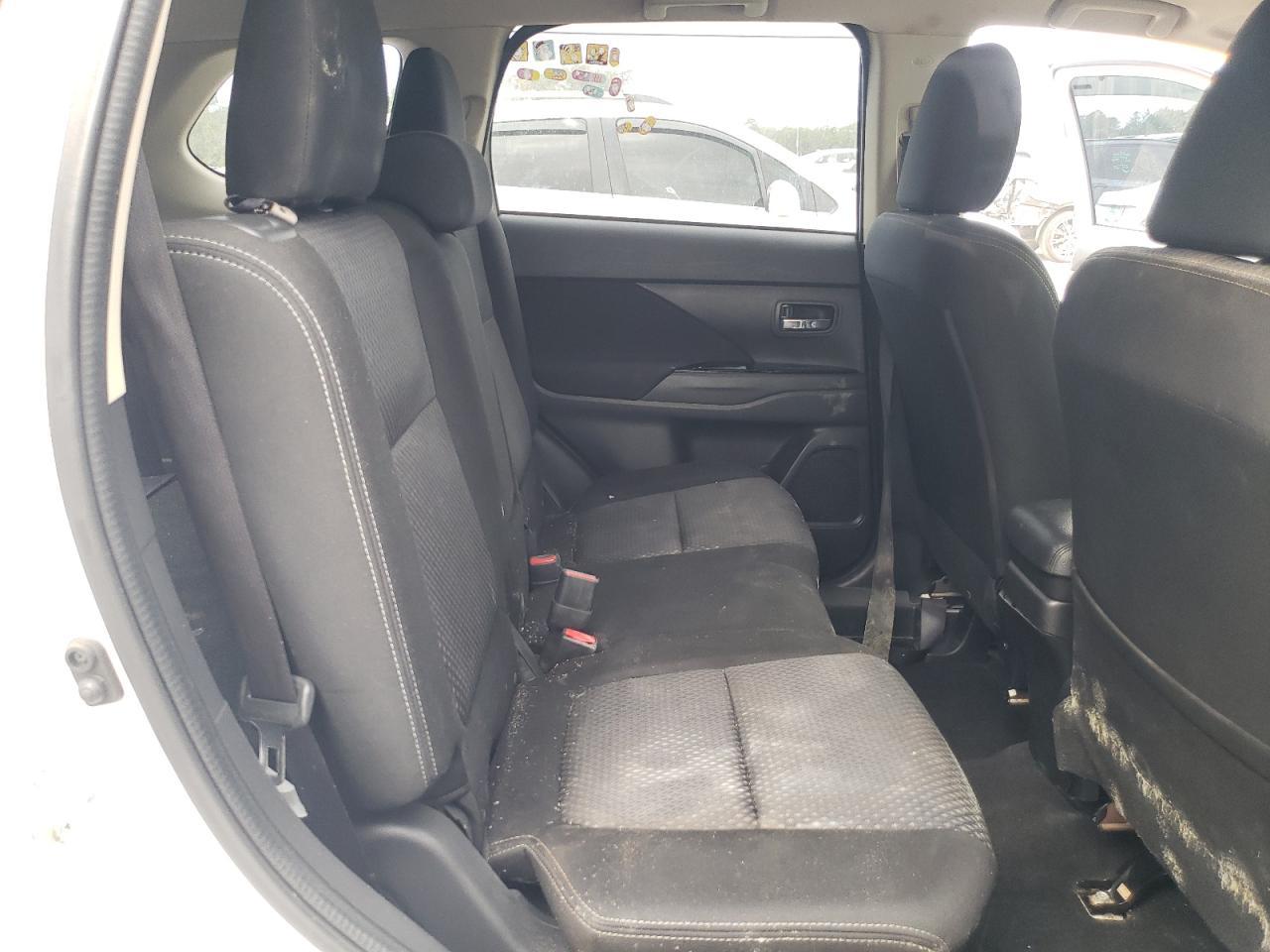 2016 MITSUBISHI outlander