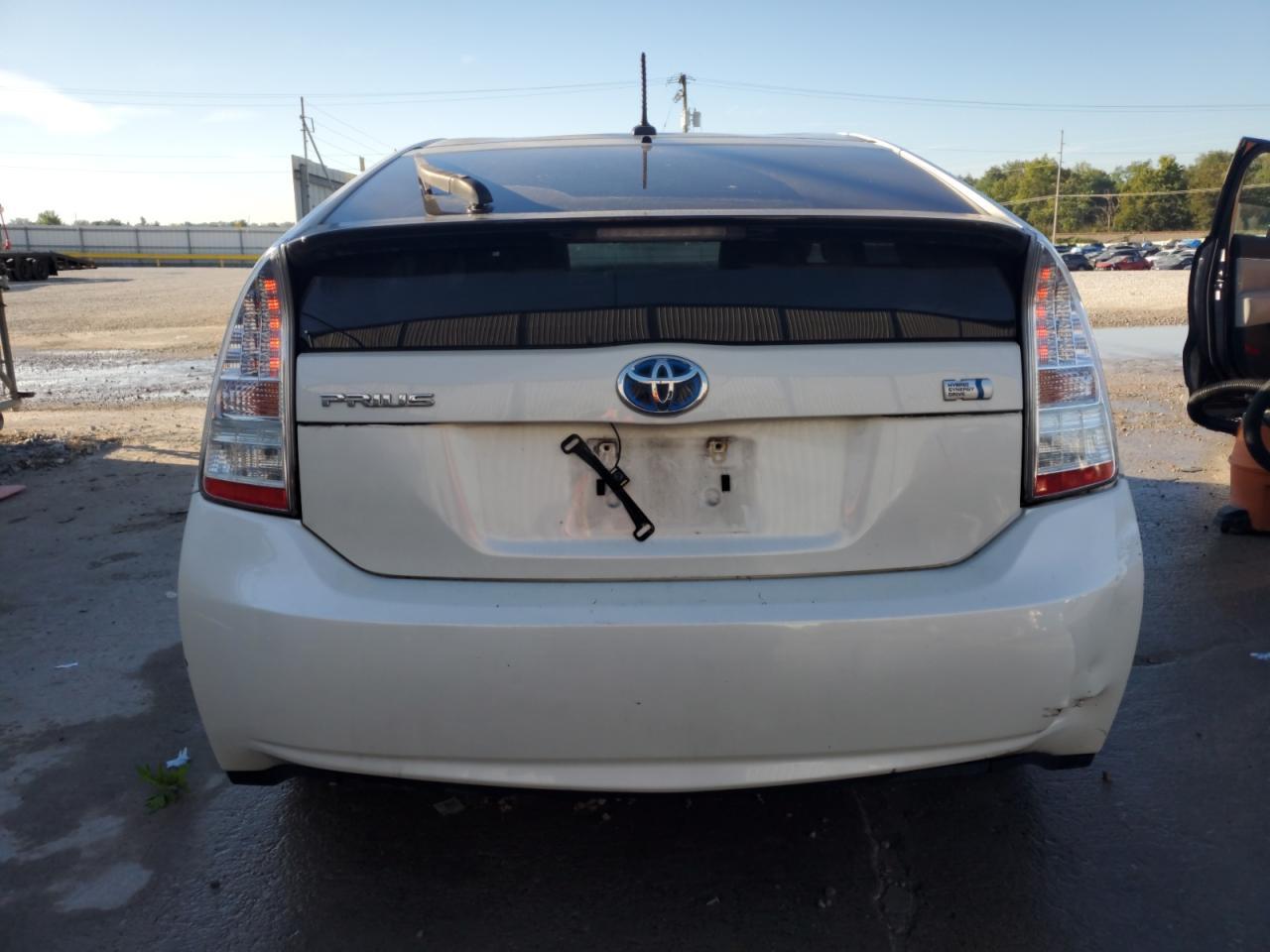 2011 TOYOTA PRIUS