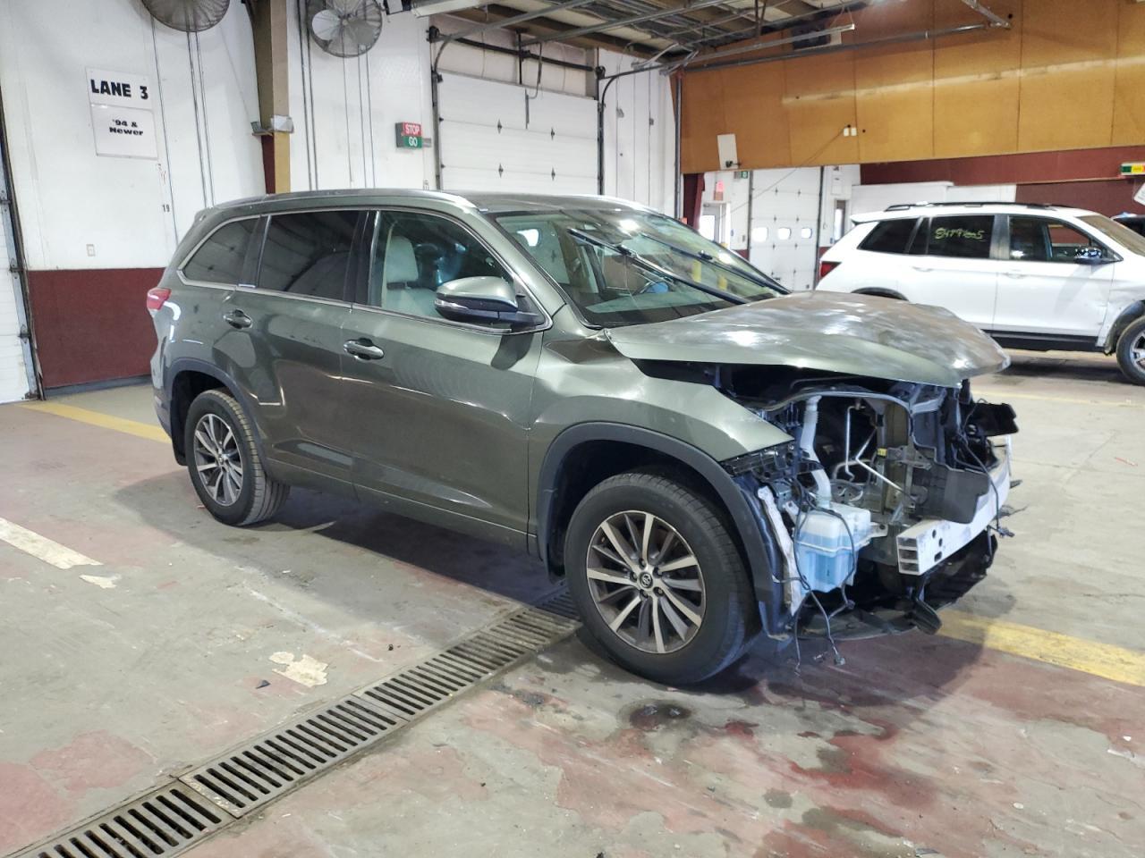 2017 TOYOTA HIGHLANDER