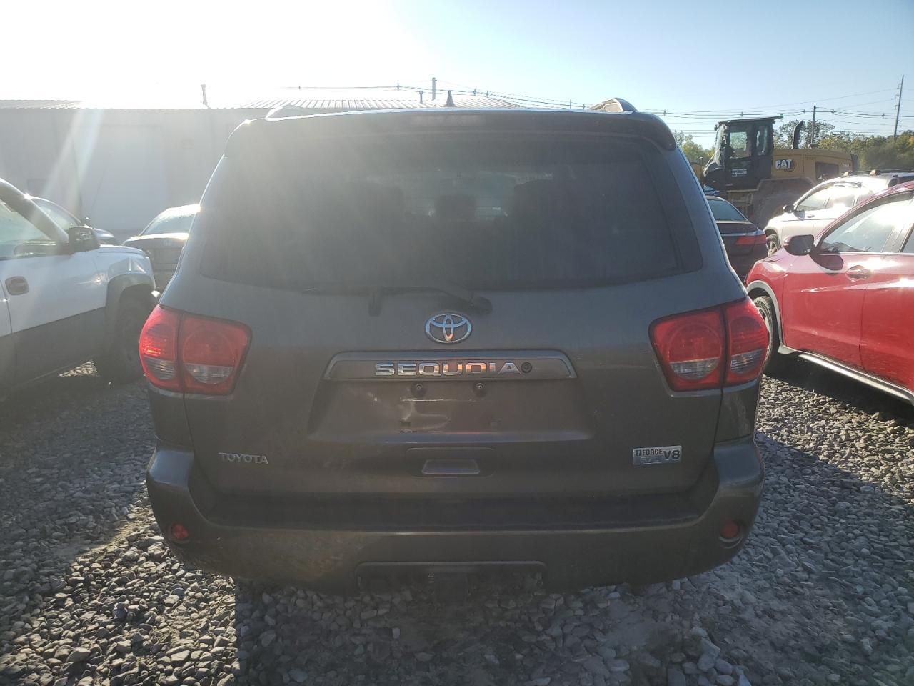 2010 TOYOTA Sequoia