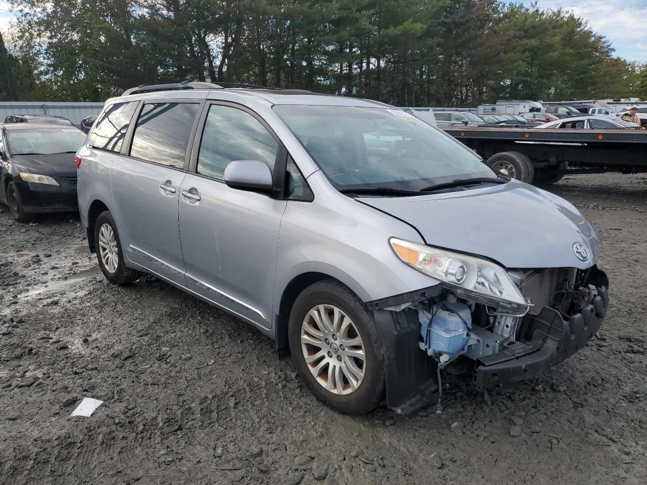 2015 TOYOTA SIENNA