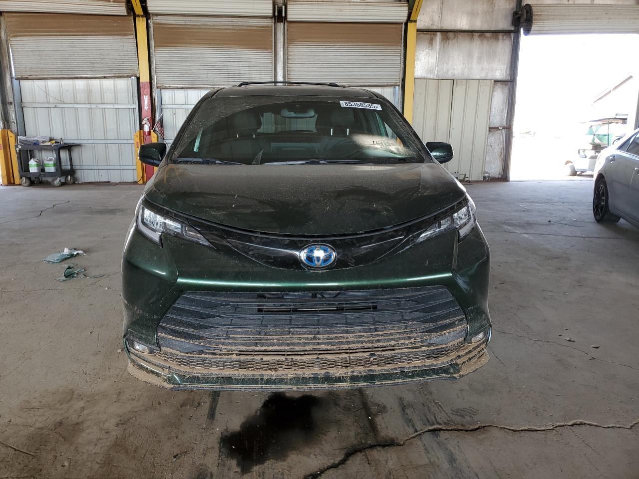 2025 TOYOTA SIENNA