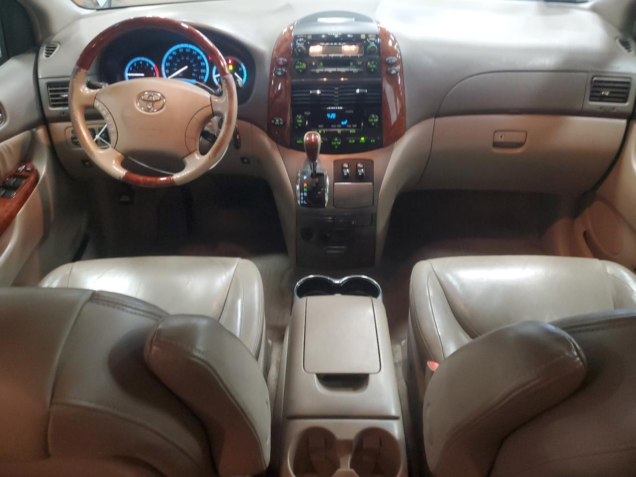 2005 TOYOTA SIENNA