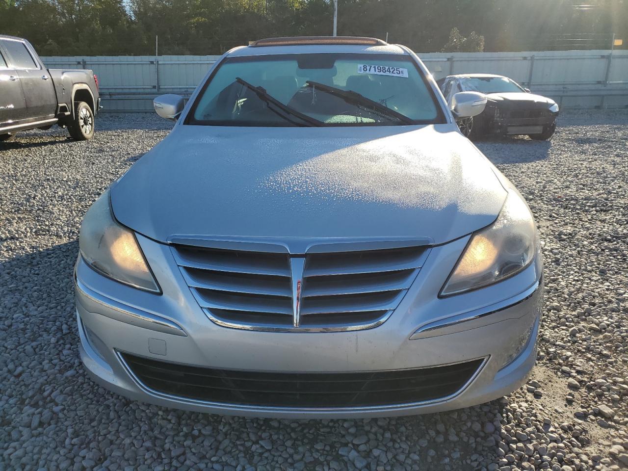 2013 HYUNDAI GENESIS