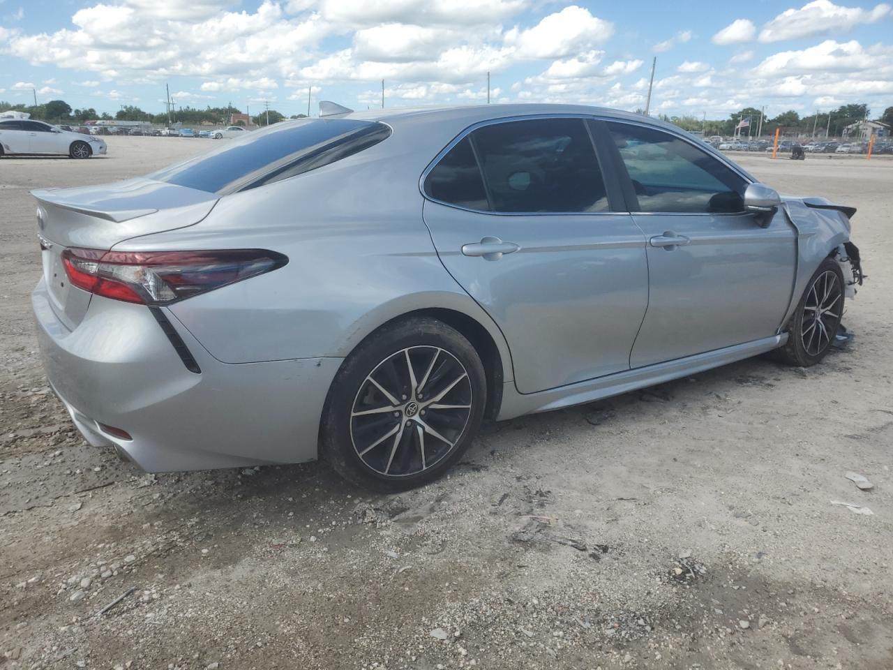 2022 TOYOTA CAMRY