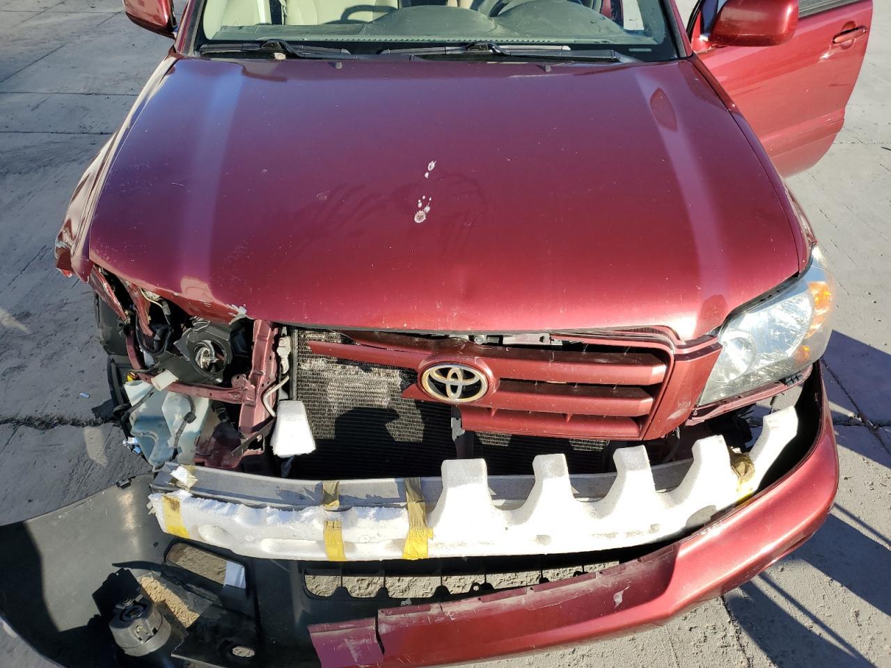 2005 TOYOTA HIGHLANDER