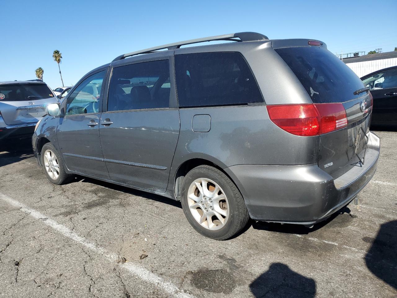 2004 TOYOTA SIENNA