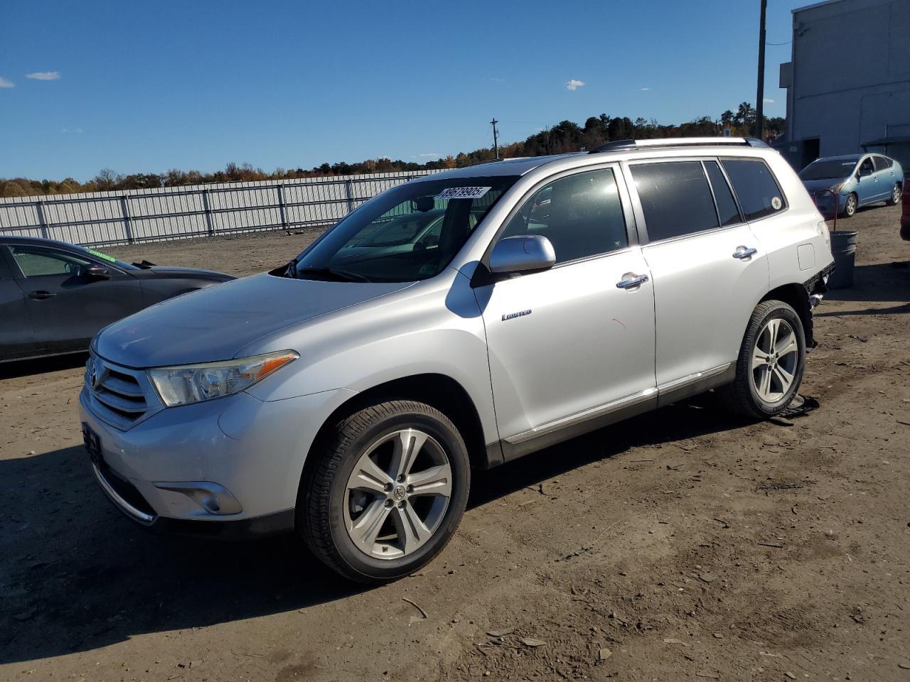 2013 TOYOTA HIGHLANDER