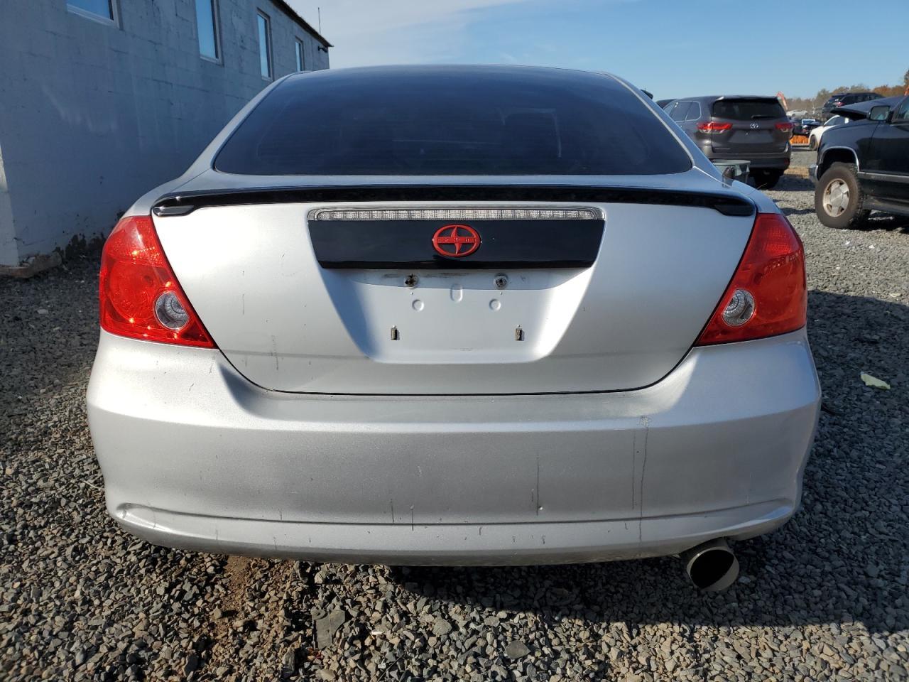 2005 TOYOTA SCION